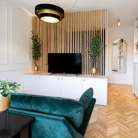 Calme Et Entièrement équipé De Haute Gamme Appartement *