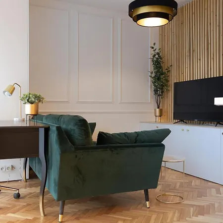 The - Quiet And Fully Equipped High-end With Parking Apartment *