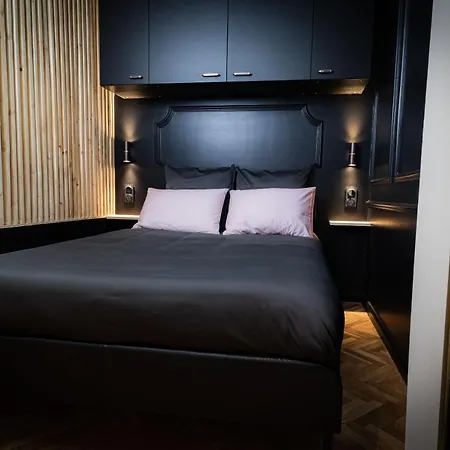 The - Quiet And Fully Equipped High-end With Parking